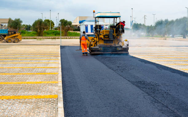 Best Professional Driveway Pavers  in College Place, WA